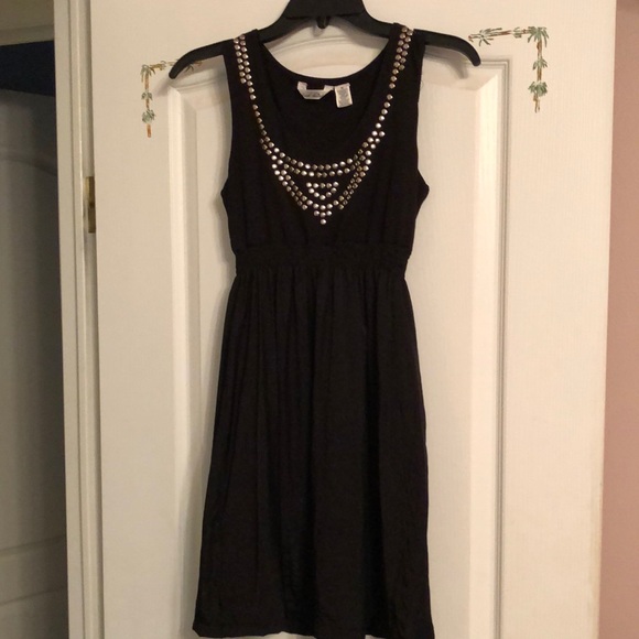 Derek Heart Dresses & Skirts - NWOT Derek Heart size M dress with studded front neckline